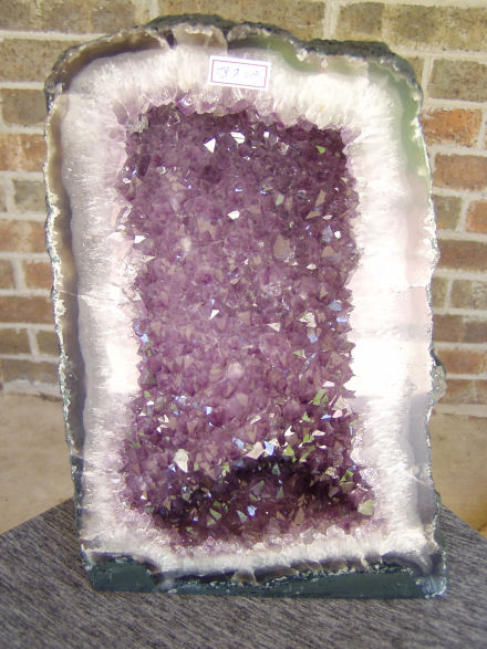 ../Images/geode-rock-perfect-site.jpg